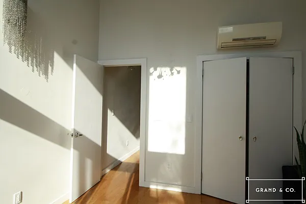 Rented by Grand & Co. | media 8