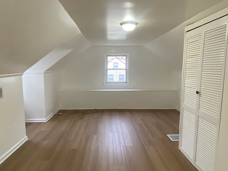 1598 Front St — Photo 15