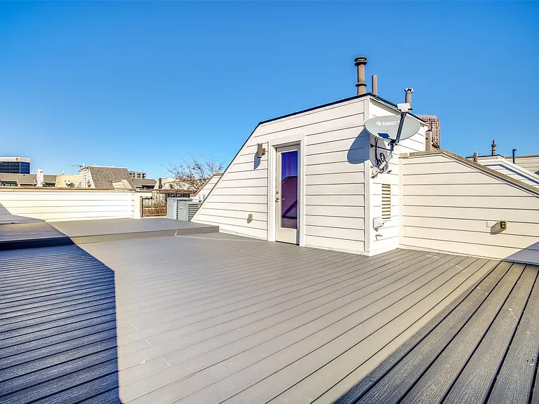 2411 N Hall St #20 — Photo 16