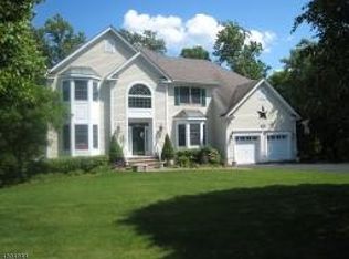 22 Beacon Crest Dr, Basking Ridge, NJ 07920