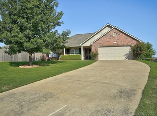 5116 Redbud Pl, Sand Springs, OK 74063