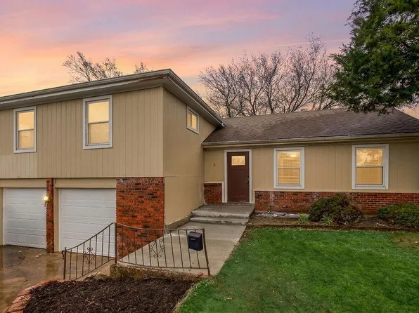 8709 Antioch Rd, Overland Park, KS 66212