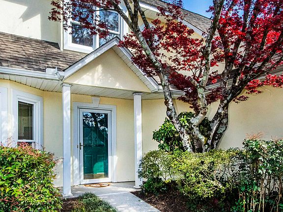 3rd image of 8604 Cypress Lake Dr W
