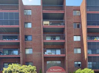 1 Summit Dr APT 62, Reading, MA 01867