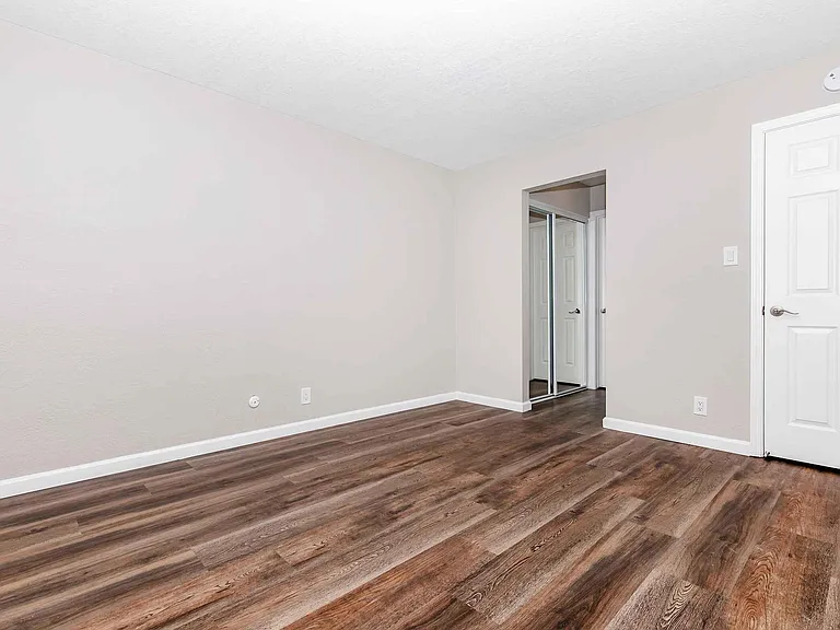 4401 Central Ave — Photo 93