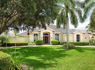 1920 Manchester Cir, Naples, FL 34109