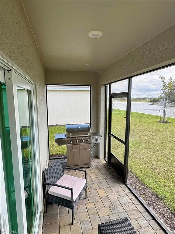 3 bed, 2.0 bath, 1504 sqft, $2,200 — Photo 2