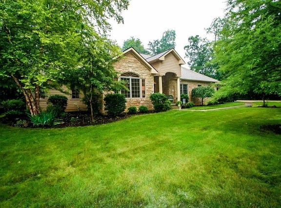 3rd image of 115 Taylor Way Dr