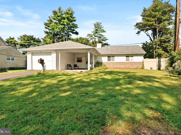 43 Blueberry Ln, Willingboro, NJ 08046