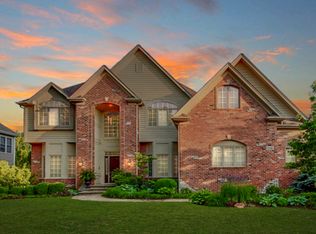 2548 Bird Ln, Batavia, IL 60510