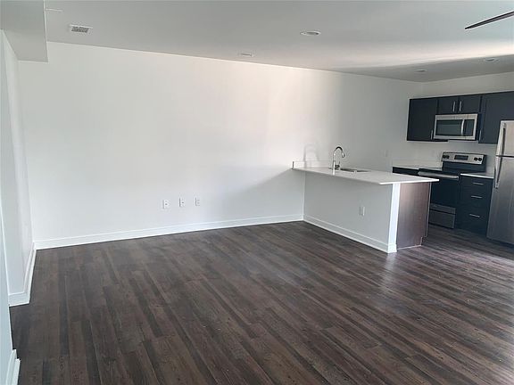5th image of 2106 Bennett Ave #112