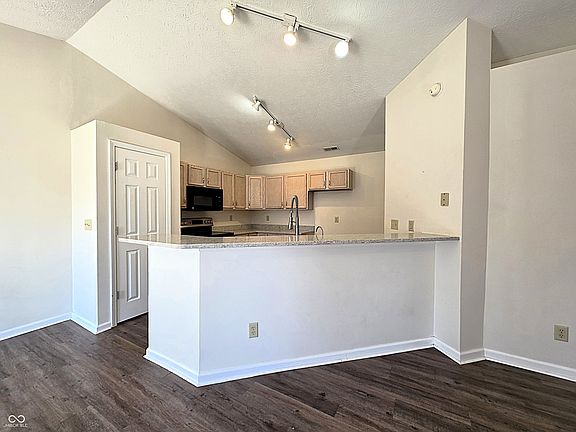 5th image of 7009 Thousand Oaks Ln