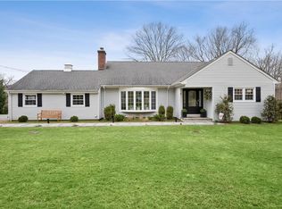 4 Grayrock Park Rd, Mount Kisco, NY 10549