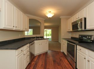 8204 Bridgepoint Dr, Cincinnati, OH 45248