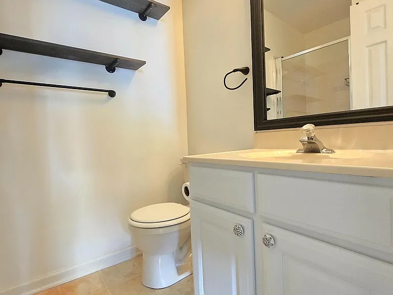 5033 Kemsley Rd — Photo 5