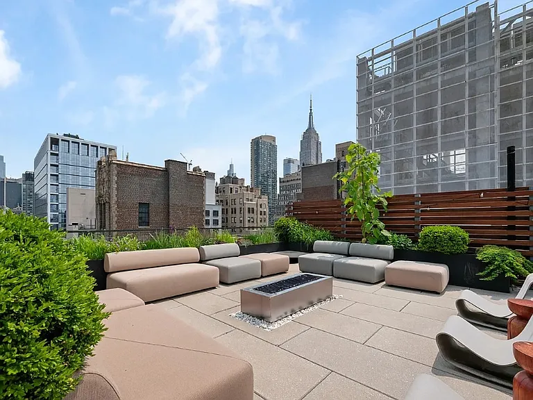 225 W 28th St #17CC — Photo 10