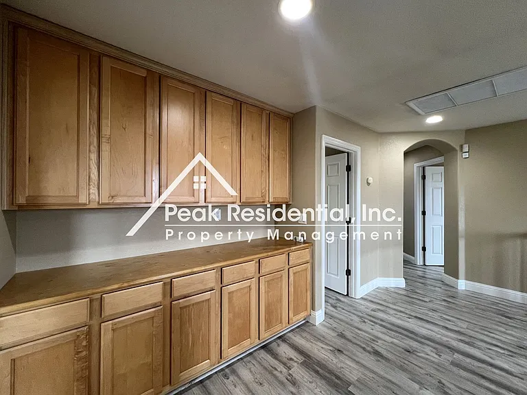 1933 Tyndrum Ln — Photo 21