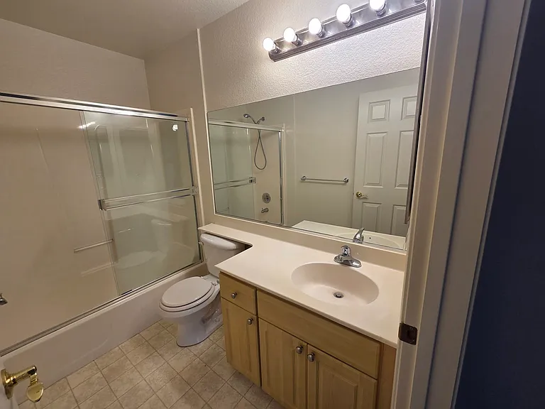 252 Lansing Way — Photo 18