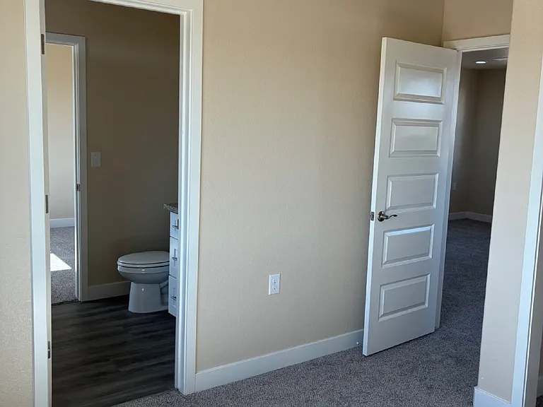 3621 Venice Ave — Photo 37