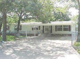 820 Branding Iron Trl, Granbury, TX 76049