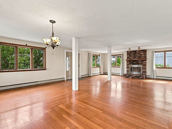 2nd image of 70 Hovey St