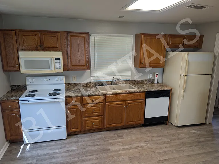 742 S Obrien St — Photo 2
