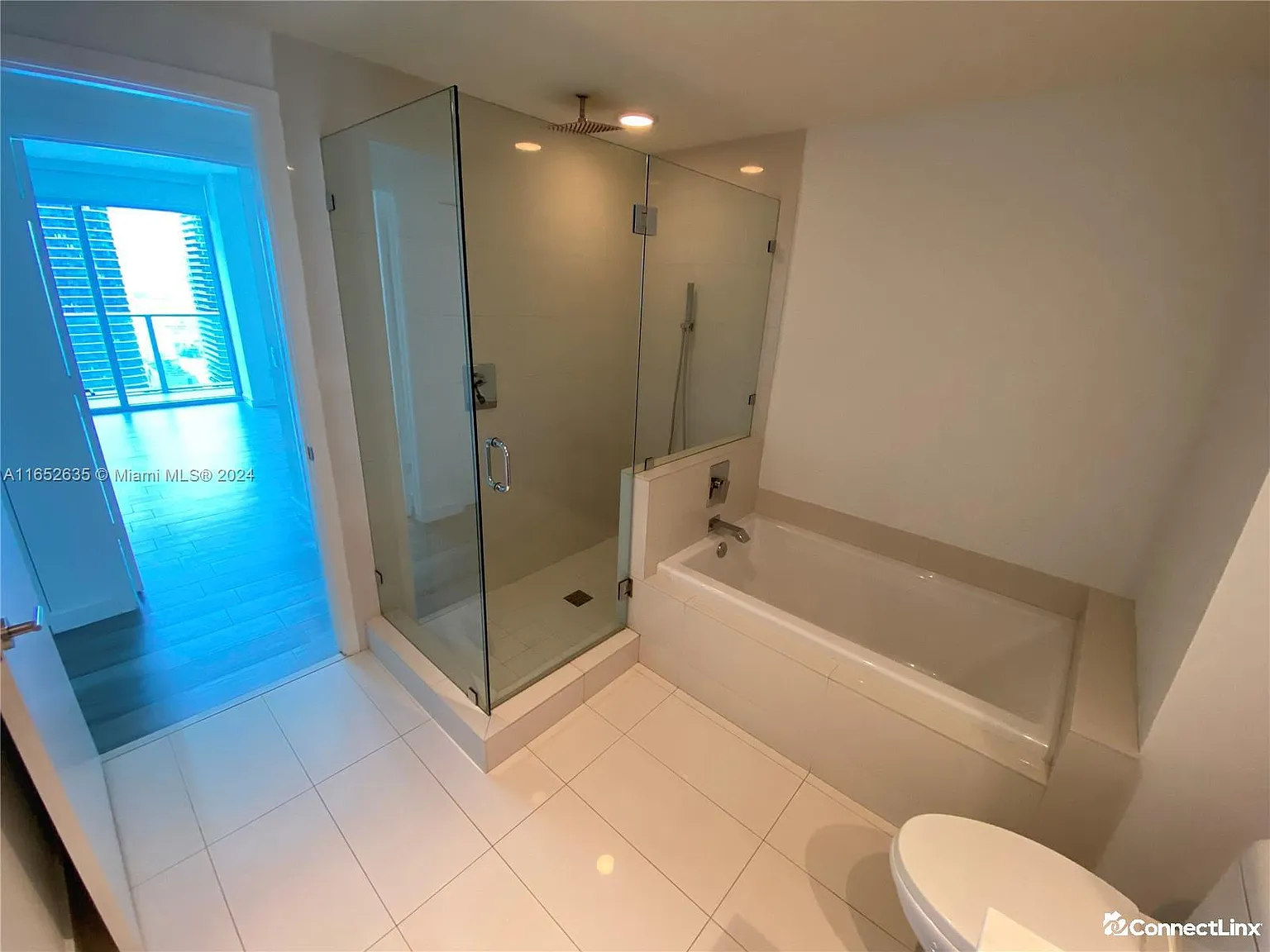 1 bed, 1.0 bath, $3,500 — Photo 3