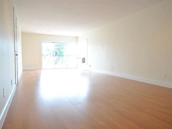 2nd image of 7815 Crespi Blvd APT 6