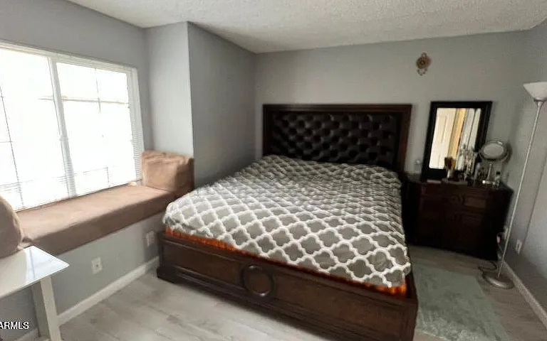 1055 W 5th St #21 — Photo 12