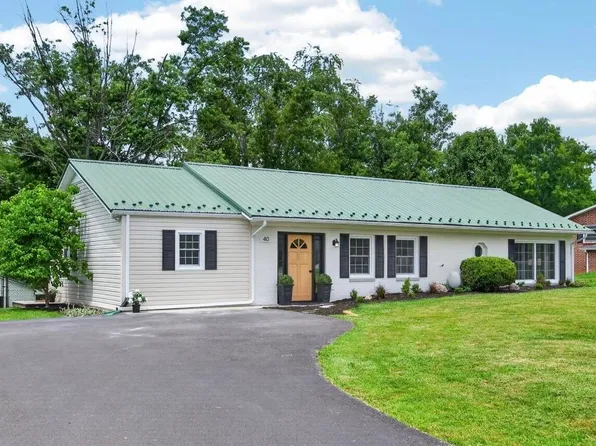 40 S Central Dr, Christiansburg, VA 24073