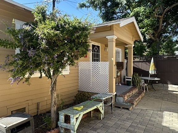 5th image of 1849 S Wilton Pl