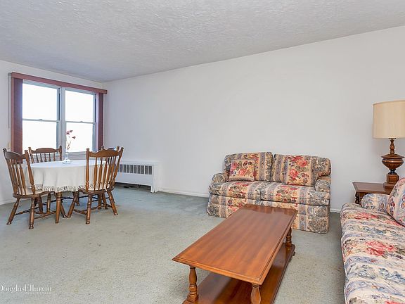 5th image of 704 Palmer Ct APT 2E