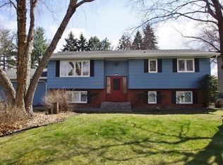 2417 Violet Ct, New Brighton, MN 55112