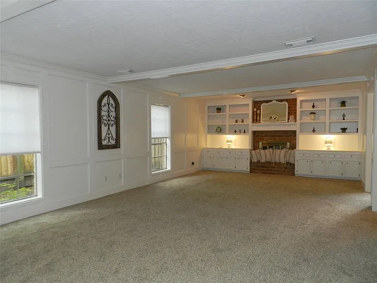 9403 Oxted Ln — Photo 15