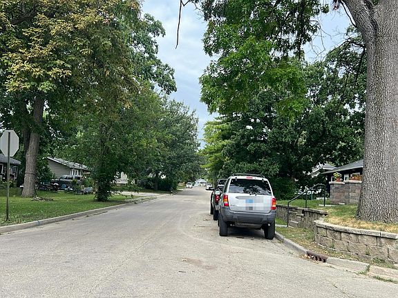 5th image of 906 Audrey Ave