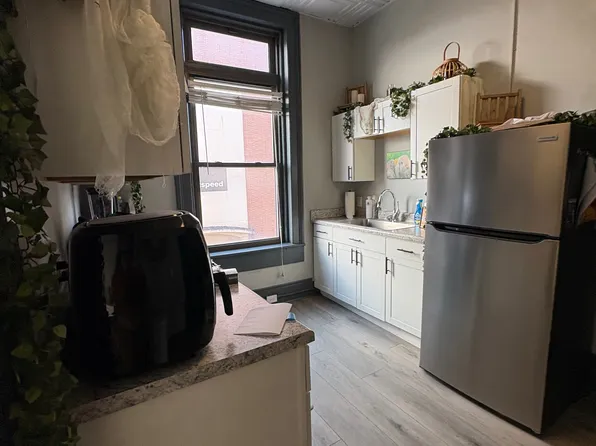 30 6th St #3, Bristol, TN 37620