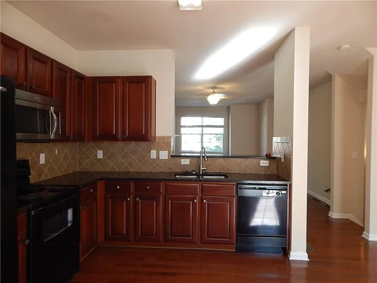 2199 Landing Walk Dr — Photo 22
