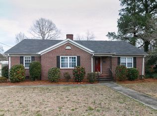 607 S Broad St, Clinton, SC 29325