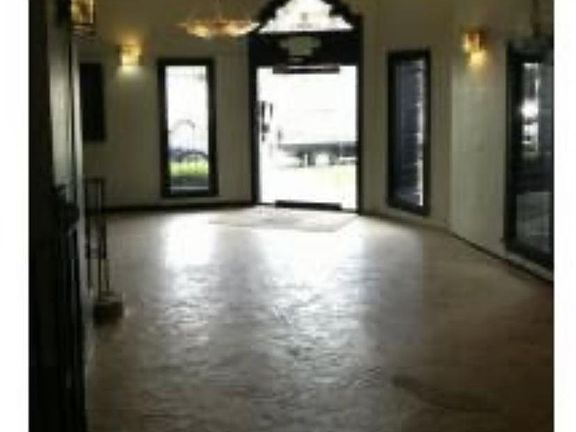 2nd image of 834 S Oxford Ave #320