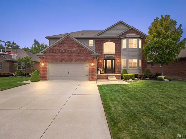 53391 Crawford Dr, Chesterfield, MI 48051
