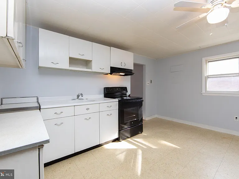 24 W Branch Ave #B — Photo 5