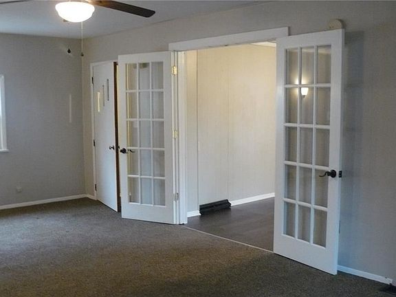 3rd image of 568 Lakeview Ave