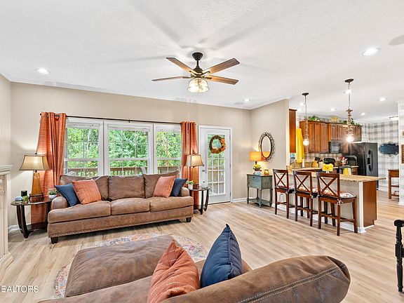 2nd image of 354 Alexis Ln