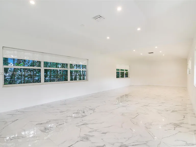 52 Camden Dr — Photo 14
