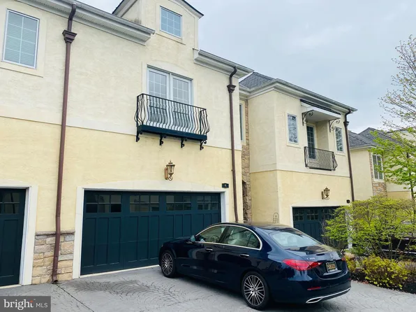 4 Breyer Ct #A, Elkins Park, PA 19027