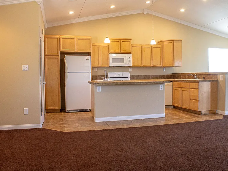 8161 Hemlock Ave — Photo 2
