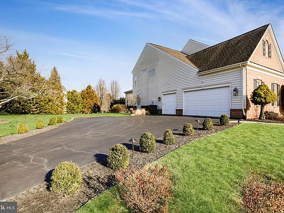 3rd image of 5557 Roan Chapel Dr