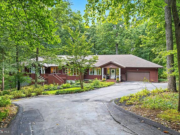 2nd image of 14 Timber Way Ct