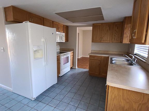 4th image of 55 Ravenwood Dr