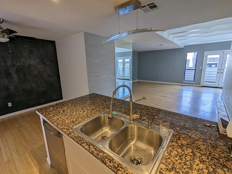 901 NW 7th St #202 — Photo 17